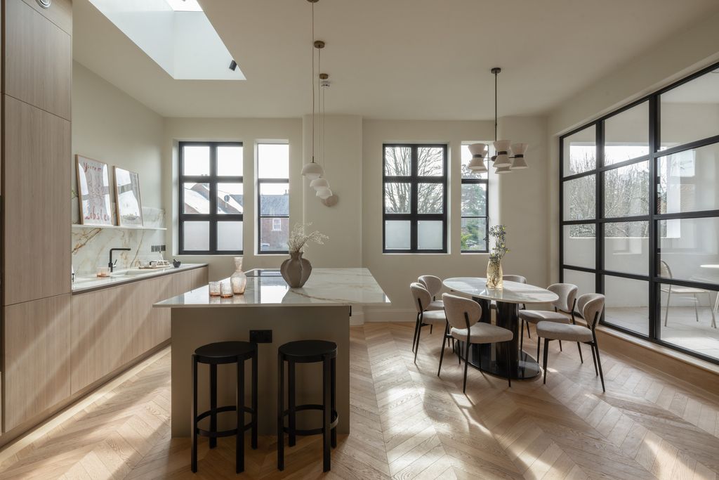 Property photo 1 of 23 332768 - 2Colliershouse_Highres-13.Jpg