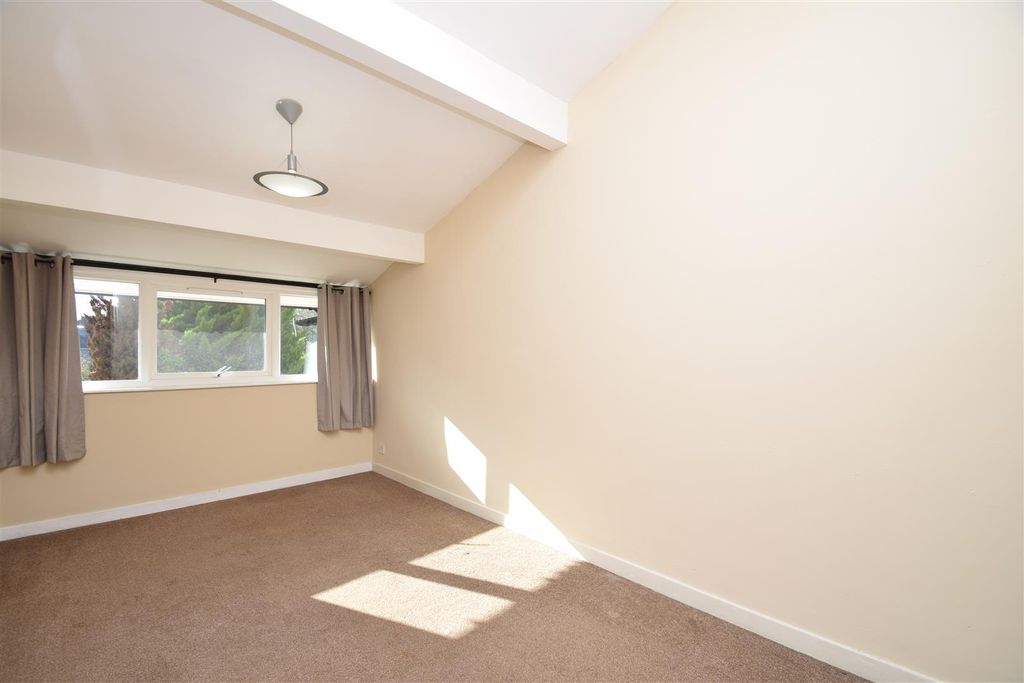 Property photo 3 of 7 Bedroom