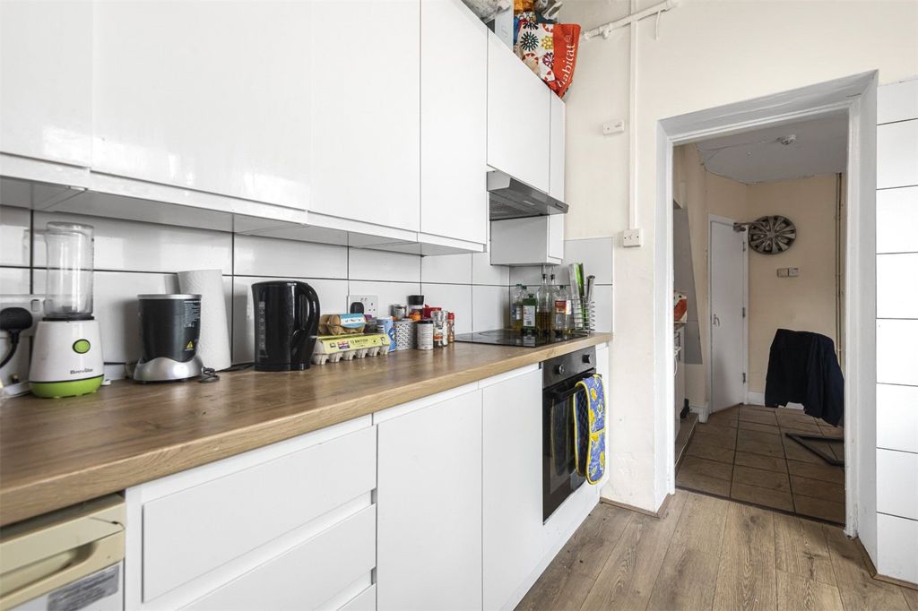 Property photo 2 of 17 Picture No. 21