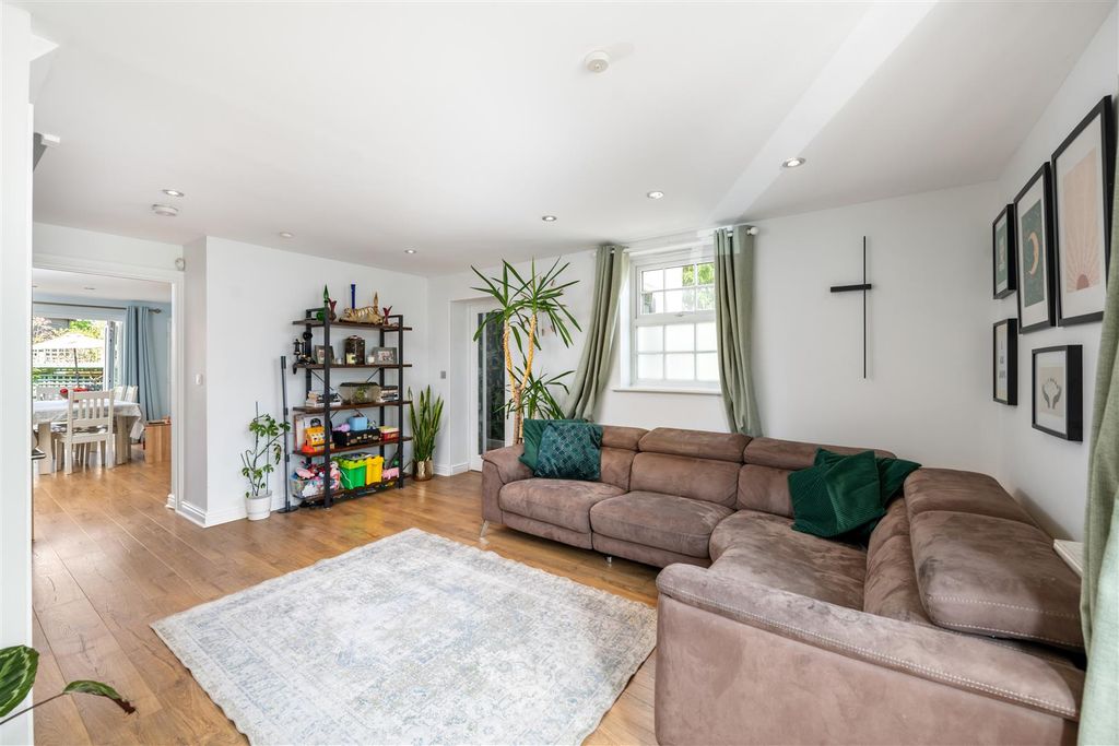 Property photo 2 of 15 49 Brookfield Drive Internals16.Jpg