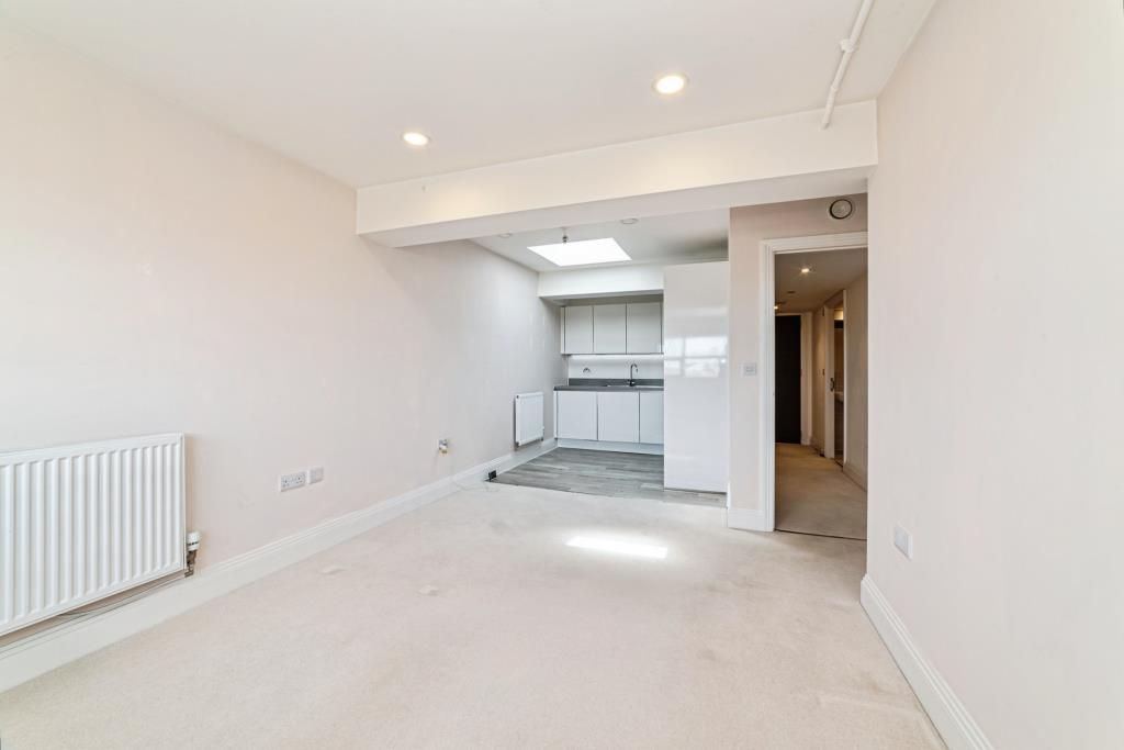 Property photo 2 of 17 Internal View