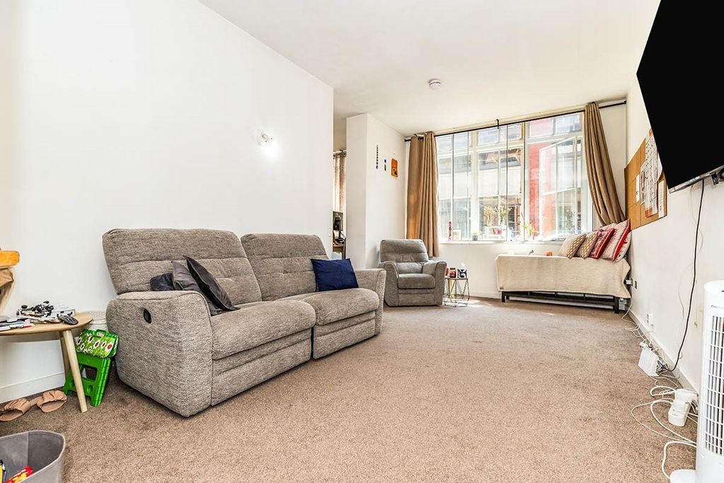 Property photo 2 of 8 Picture No. 01