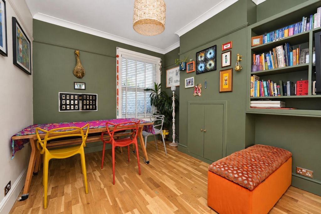 Property photo 3 of 24 10 - Dining Area - Main.Png