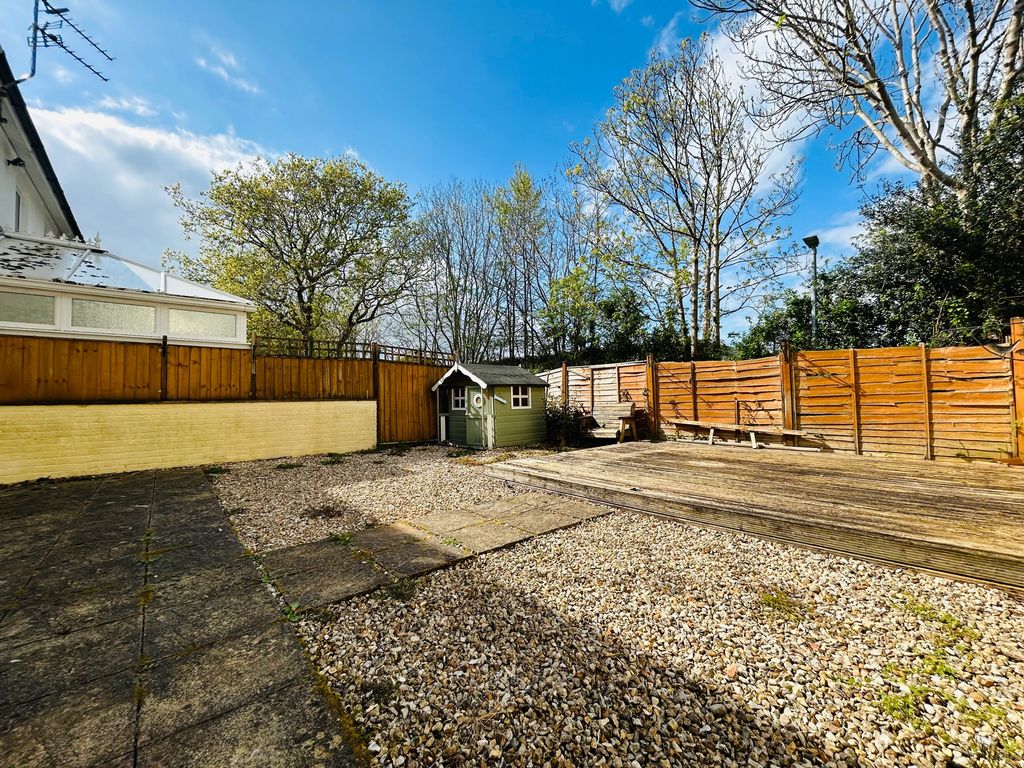 Property photo 2 of 8 Image