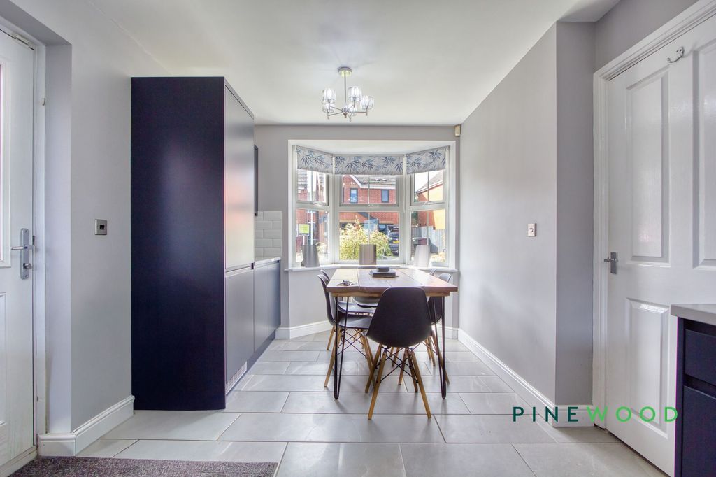 Property photo 3 of 29 Kitchen / Diner