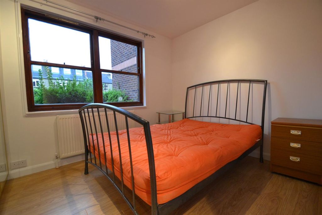 Property photo 3 of 5