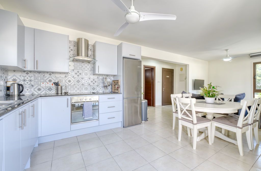 Property photo 2 of 16 Kitchen Dining
