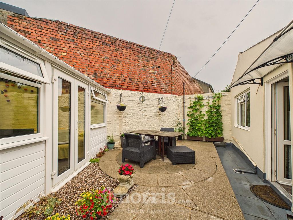 Property photo 3 of 20 Externally