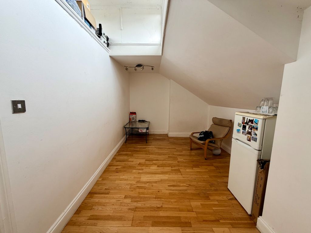 Property photo 3 of 6 5262282