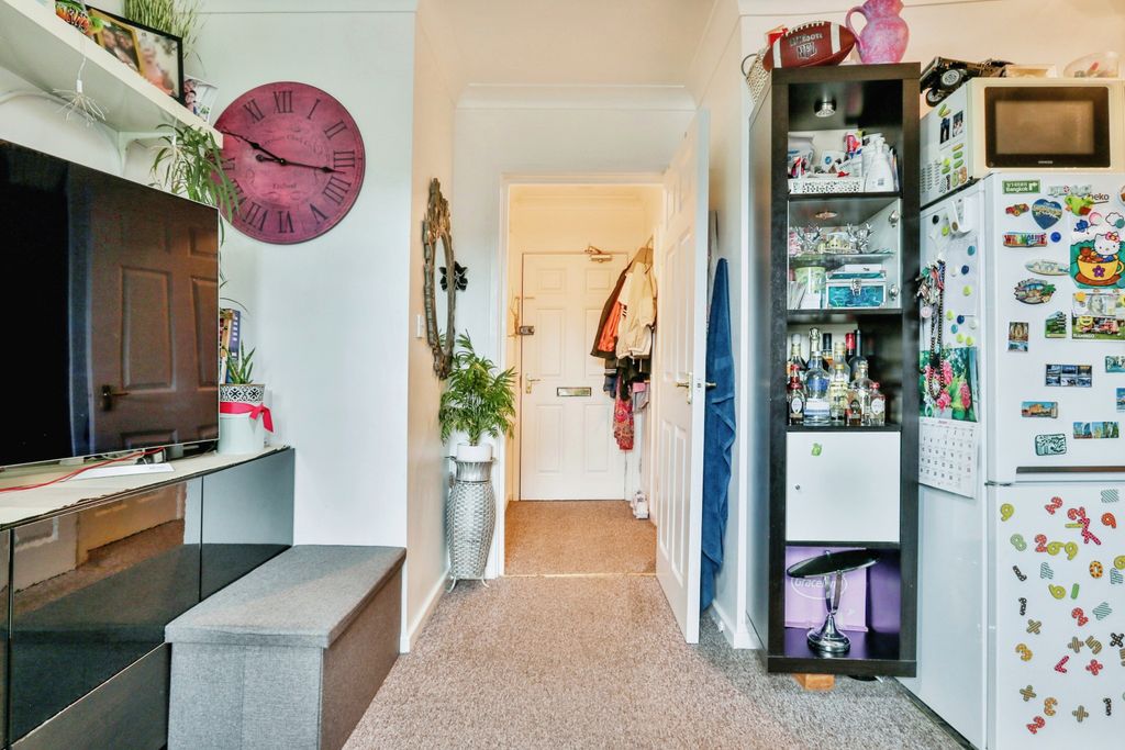 Property photo 2 of 11 Photography