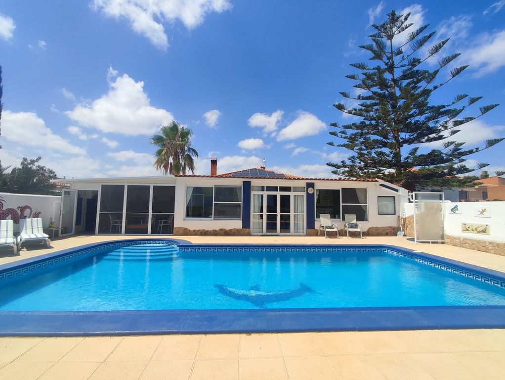 Property photo 1 of 50