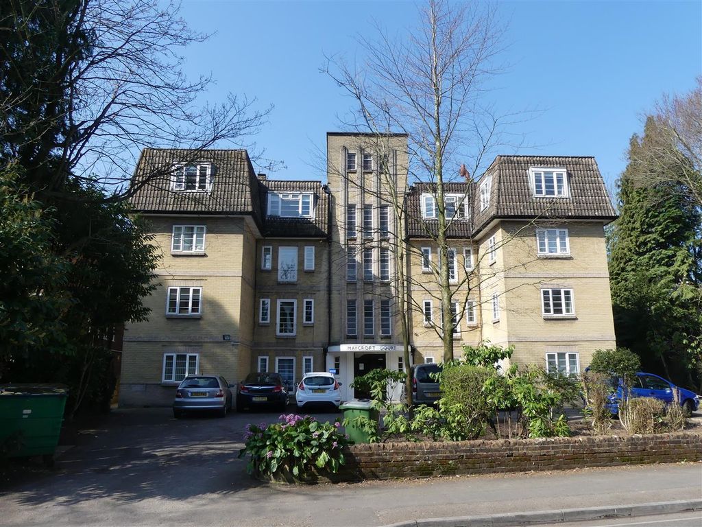 Property photo 1 of 8 Maycroft Court.Jpg