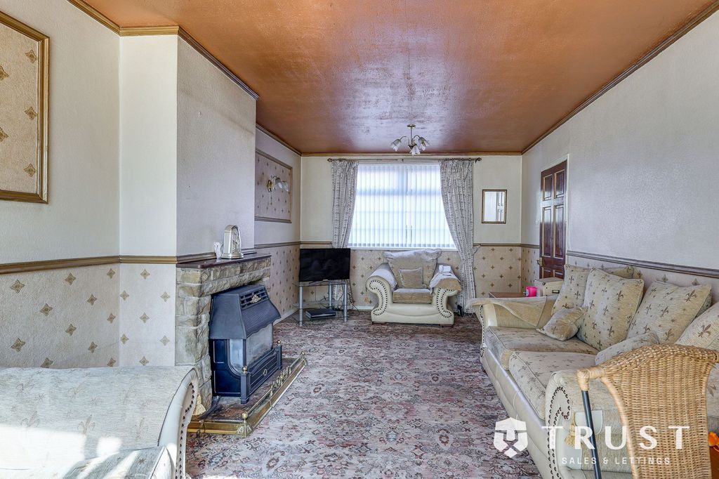 Property photo 3 of 24