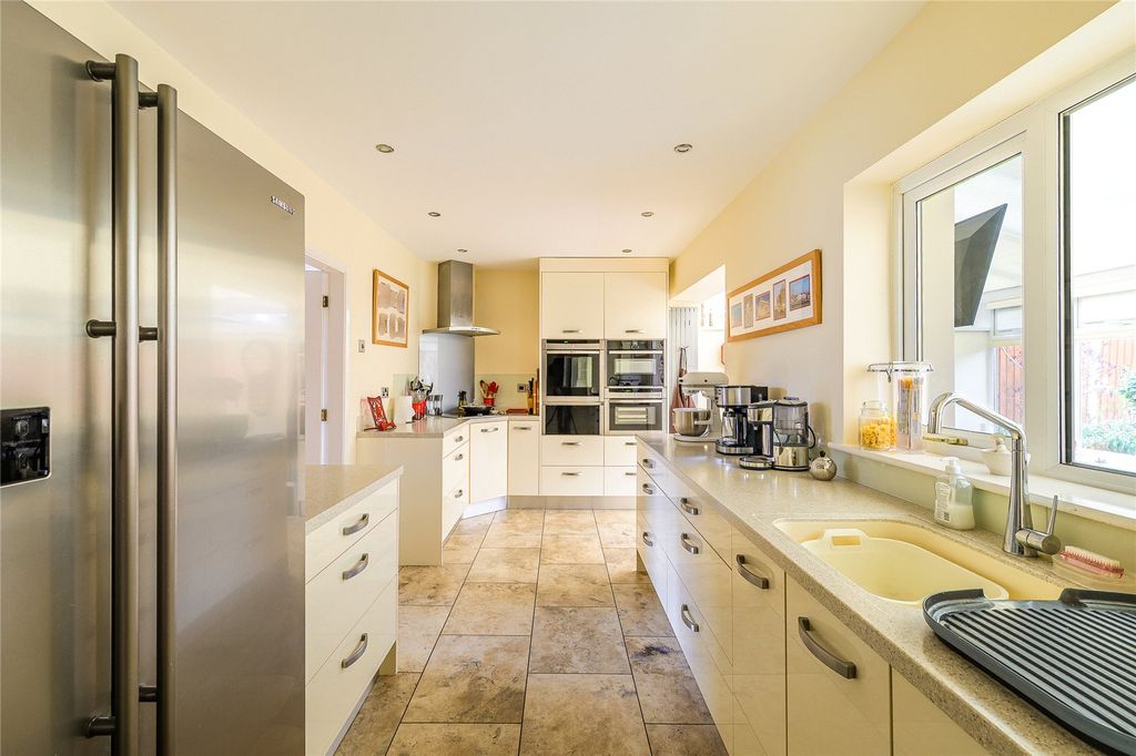 Property photo 3 of 33 Picture No. 30