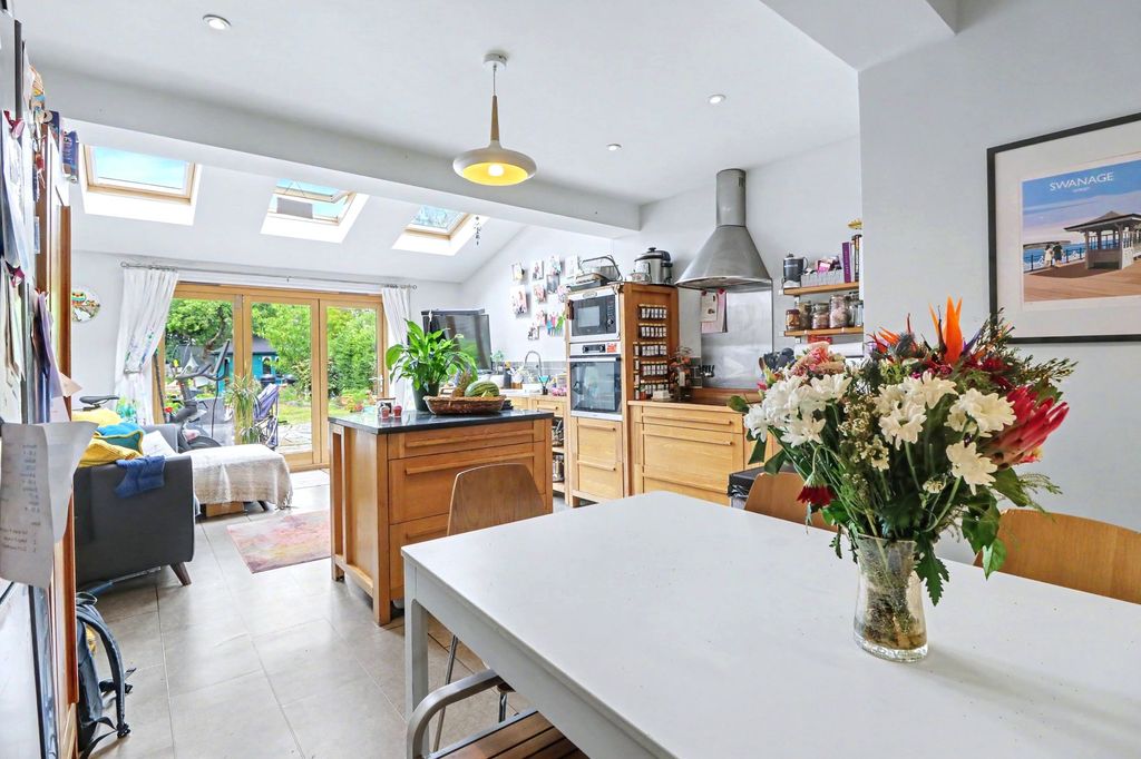 Property photo 2 of 13