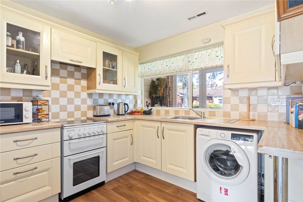 Property photo 3 of 15 Kitchen