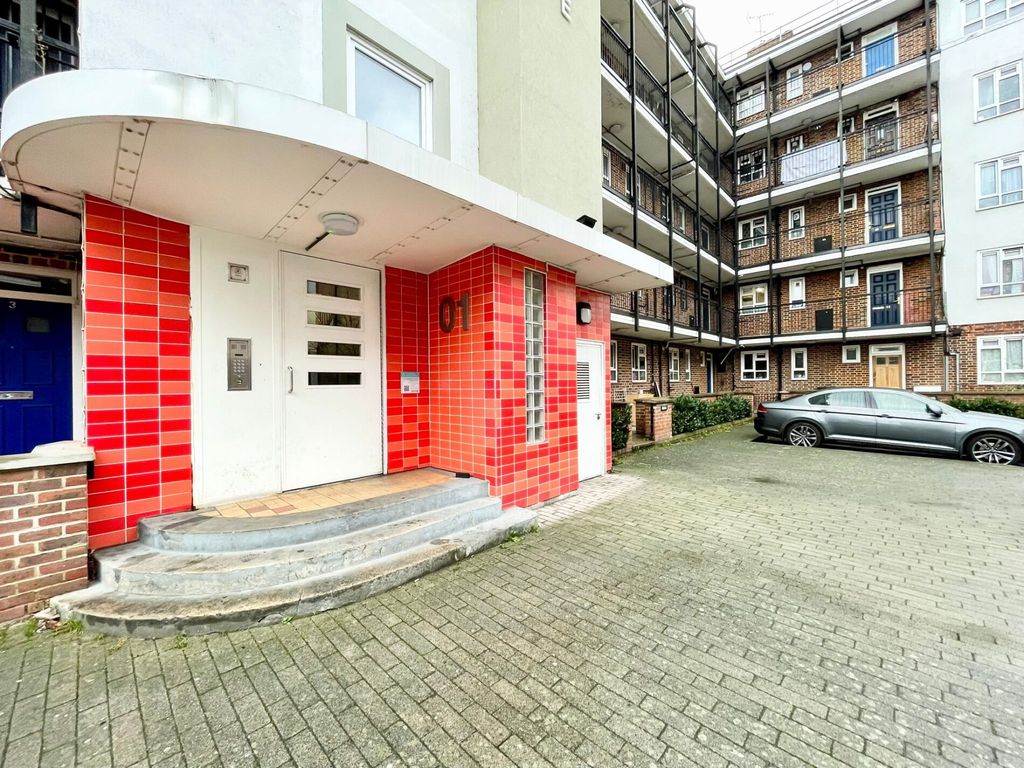 Property photo 3 of 27