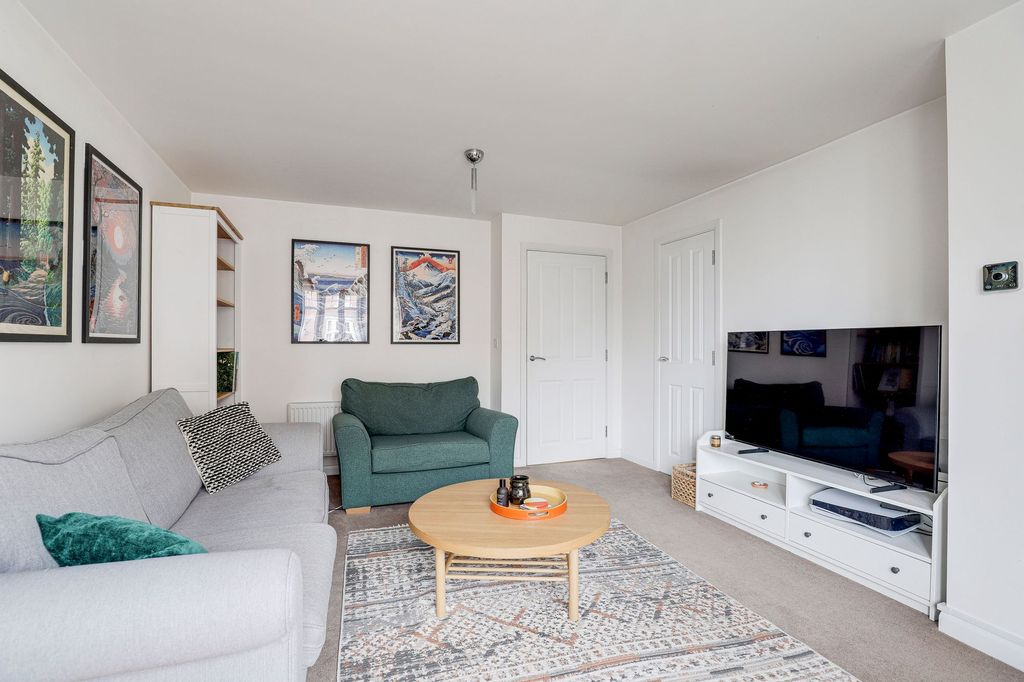 Property photo 3 of 19