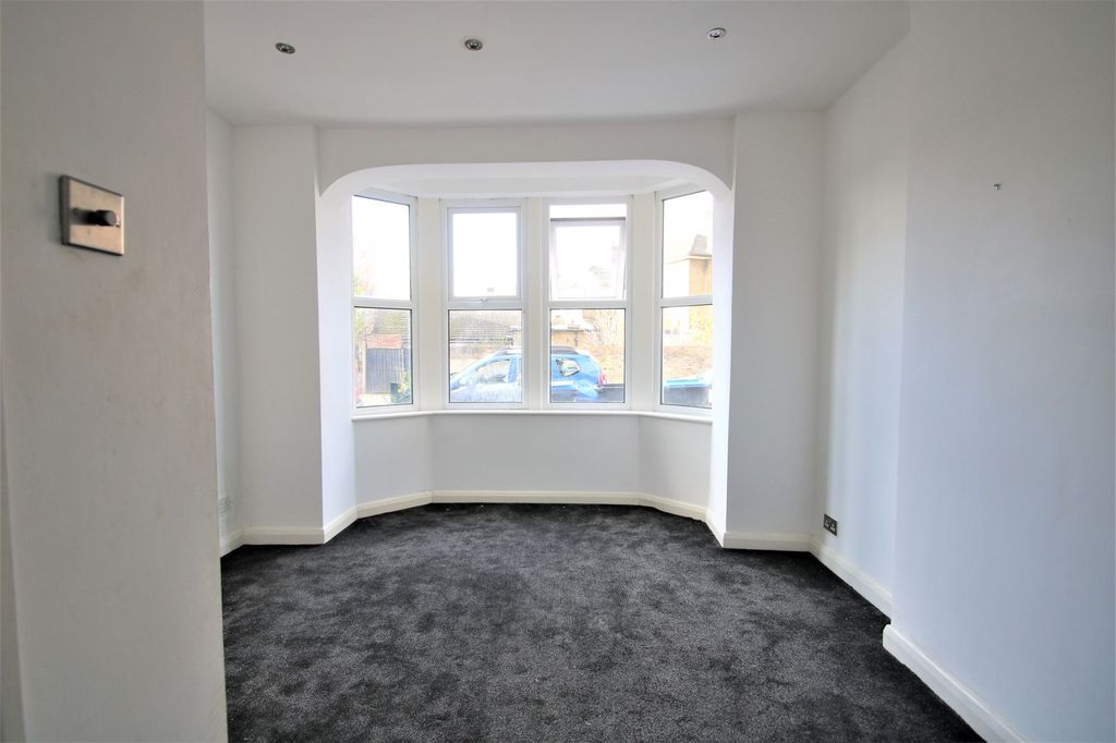 Property photo 3 of 6 Img_5290