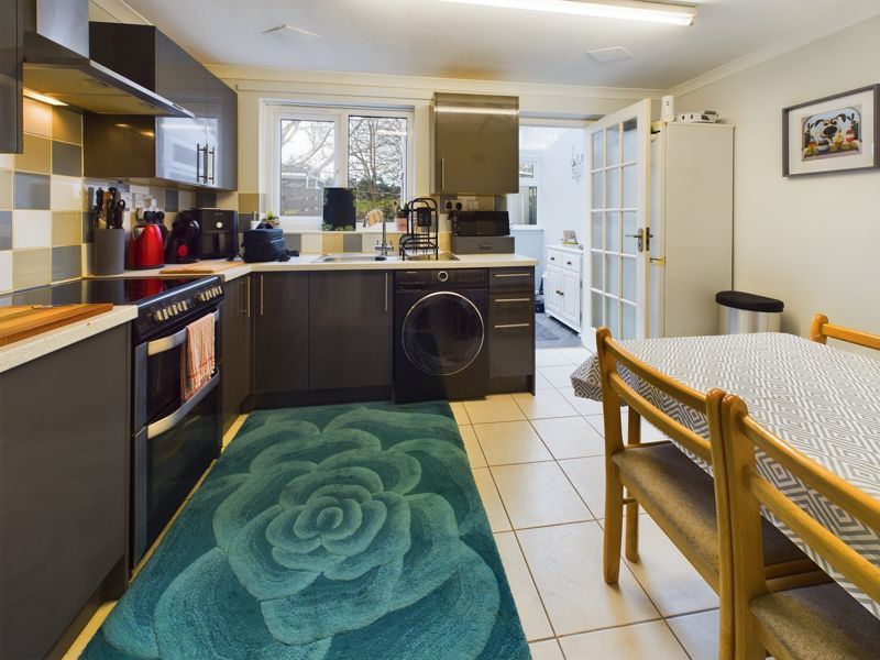 Property photo 2 of 11 Kitchen/Diner
