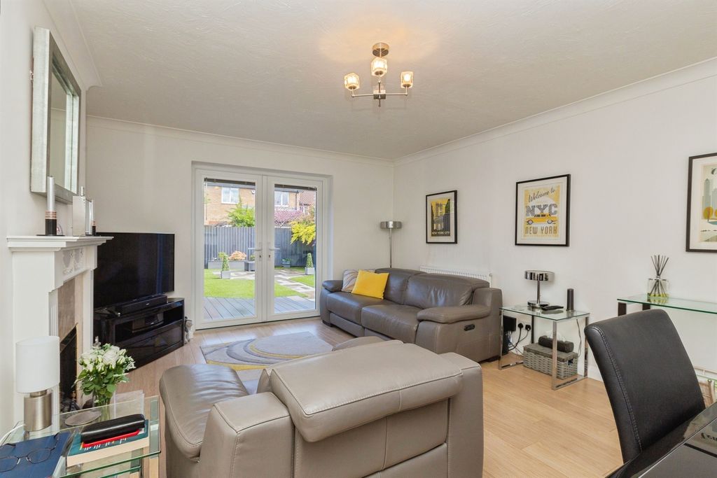 Property photo 3 of 16