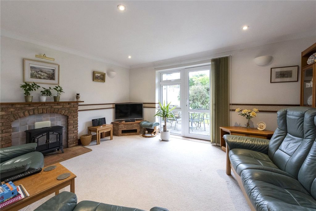 Property photo 2 of 11 Picture No. 12