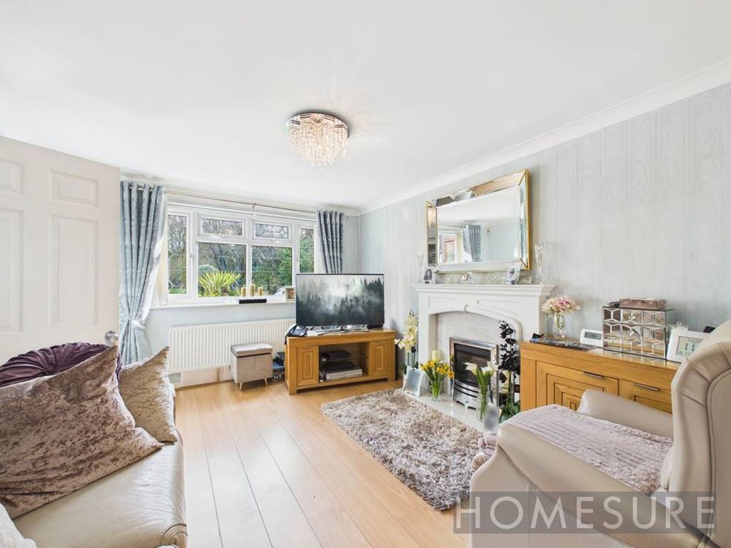 Property photo 3 of 28