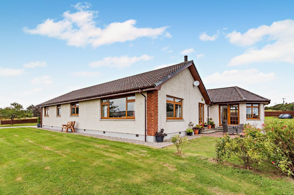 Property photo 3 of 28 The Stables