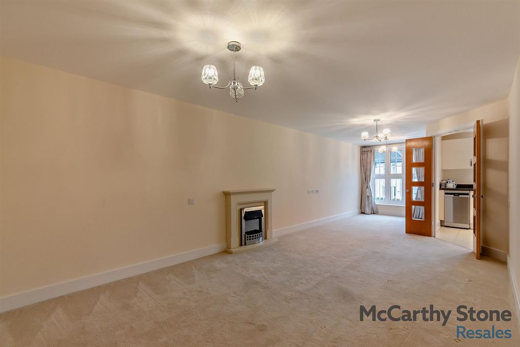 Property photo 1 of 20 8644941-Interior10-800.Jpg