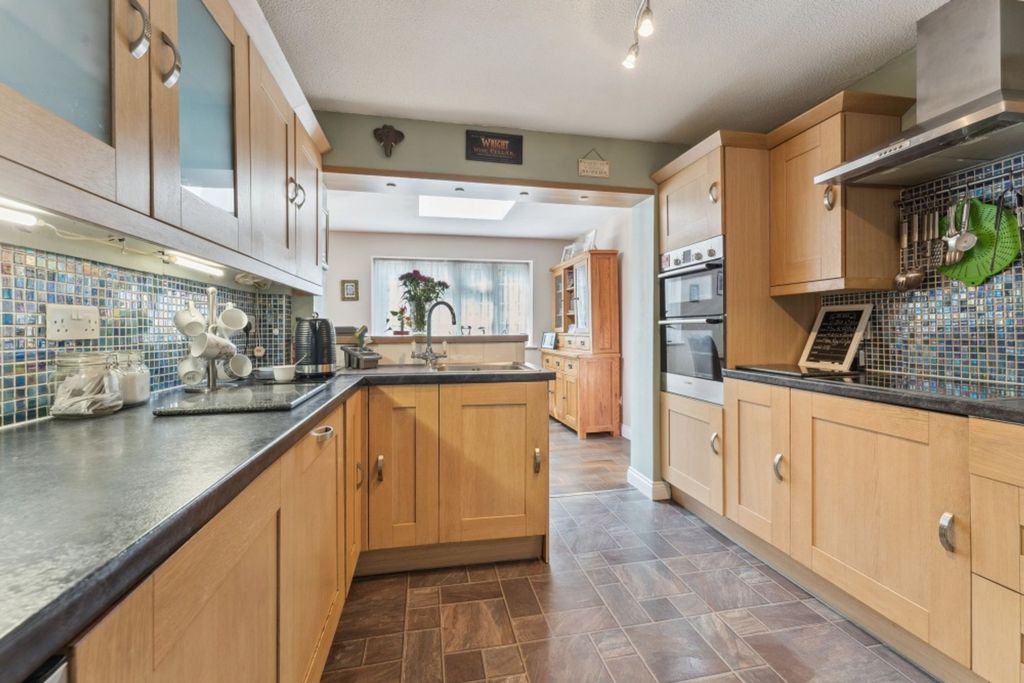 Property photo 2 of 22