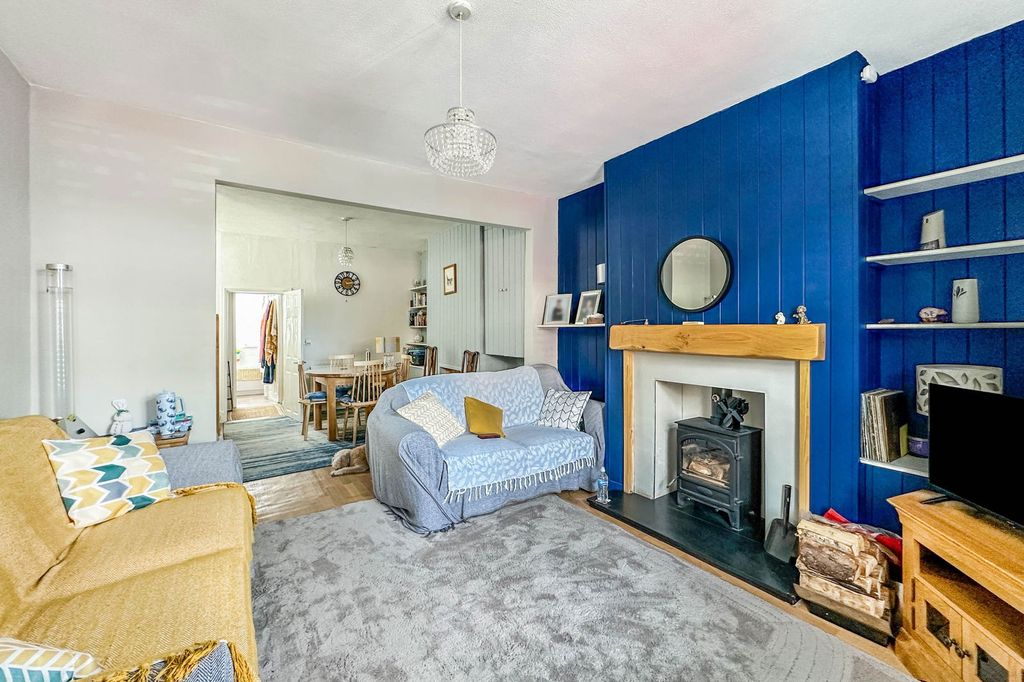 Property photo 2 of 14