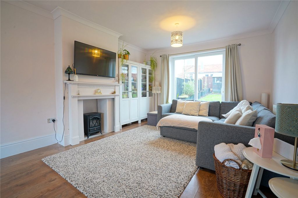 Property photo 2 of 15 Picture No. 18