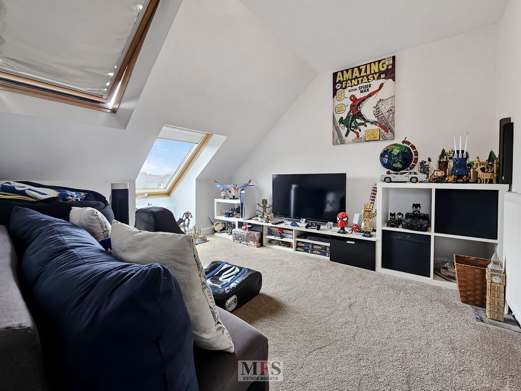 Property photo 3 of 32 Photo 1