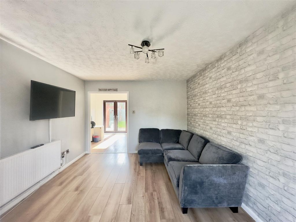 Property photo 2 of 12 2