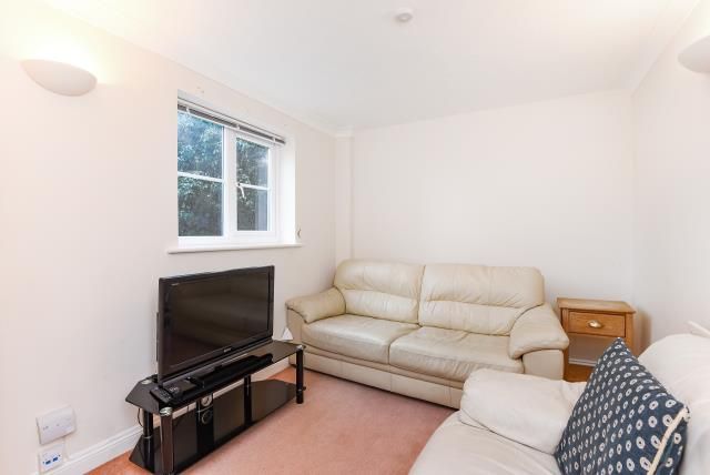 Property photo 3 of 8 Internal View 1