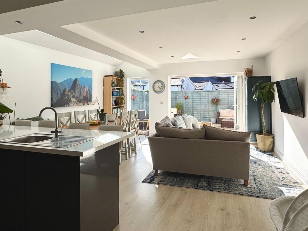 Property photo 1 of 25 Open Plan Lounge/Dining/Kitchen