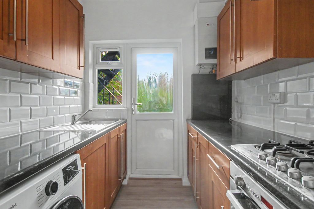 Property photo 3 of 9 4.Jpg