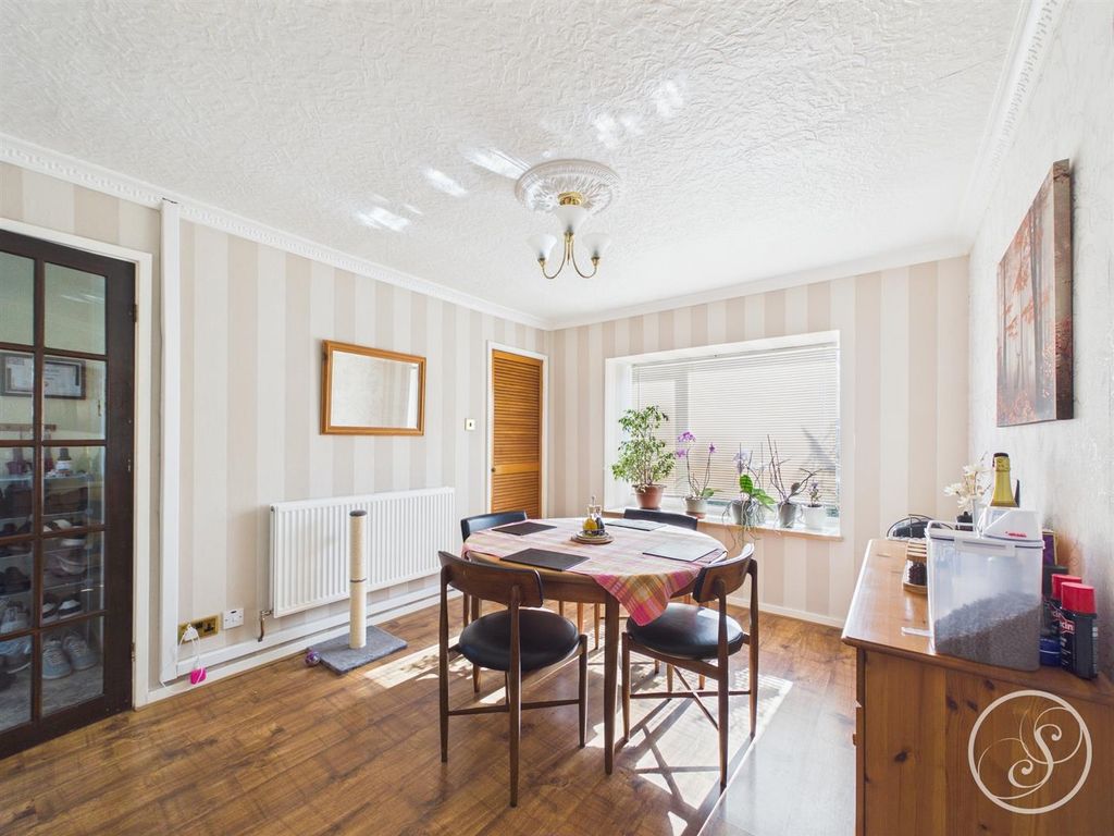 Property photo 2 of 13 Dining Room