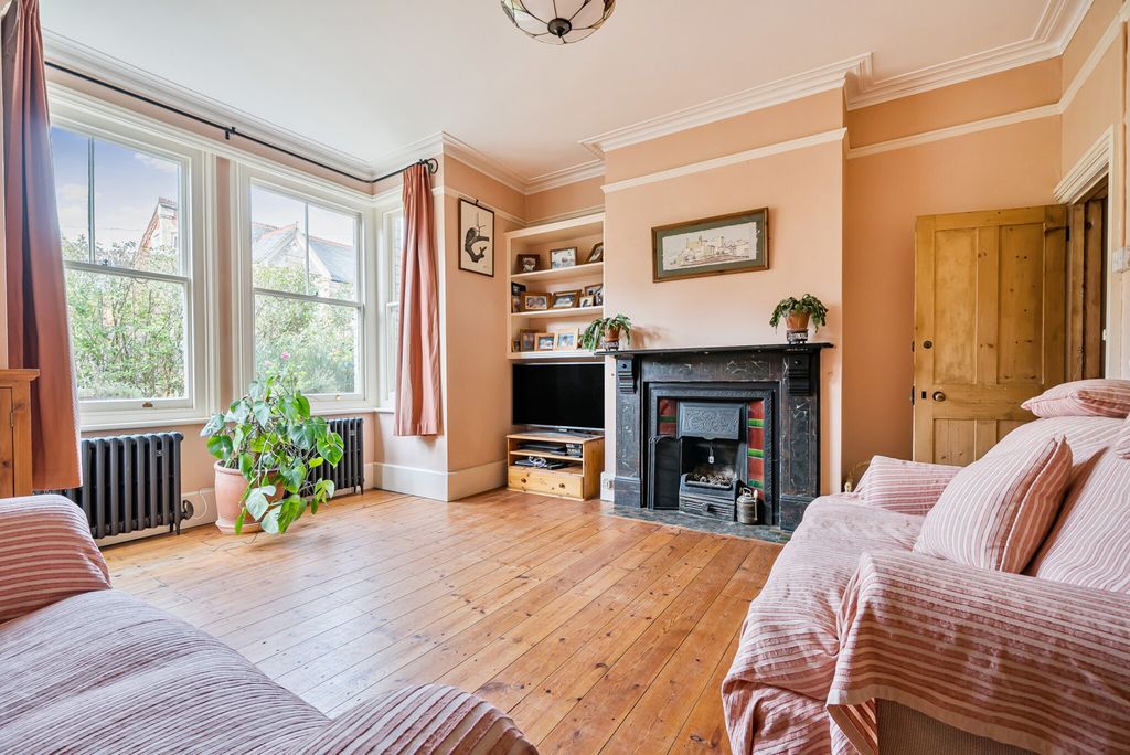 Property photo 2 of 27 1358700-15-68d26B...