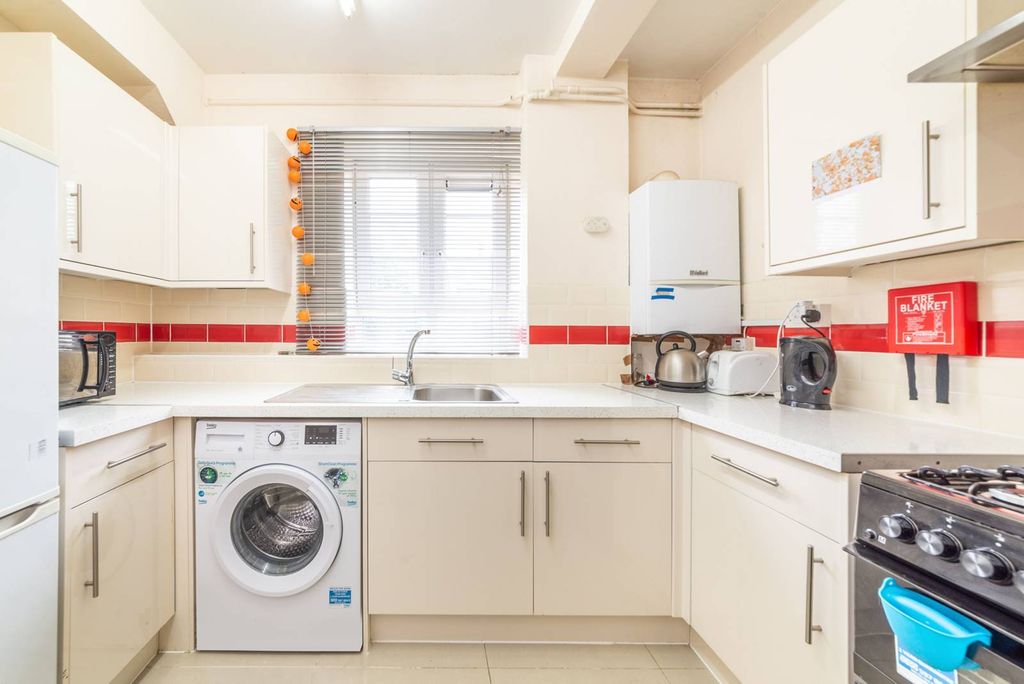 Property photo 1 of 5 Kitchen