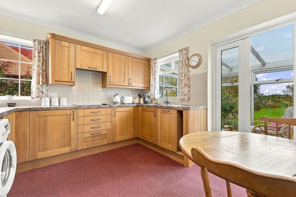 Property photo 2 of 28