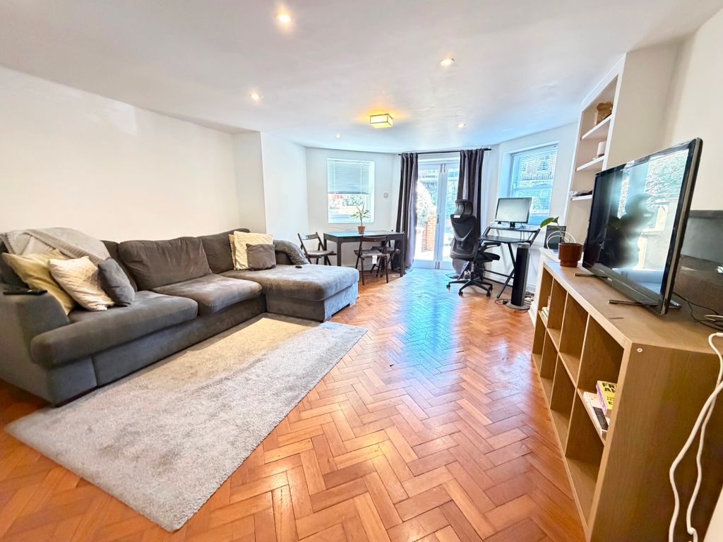 Property photo 3 of 18