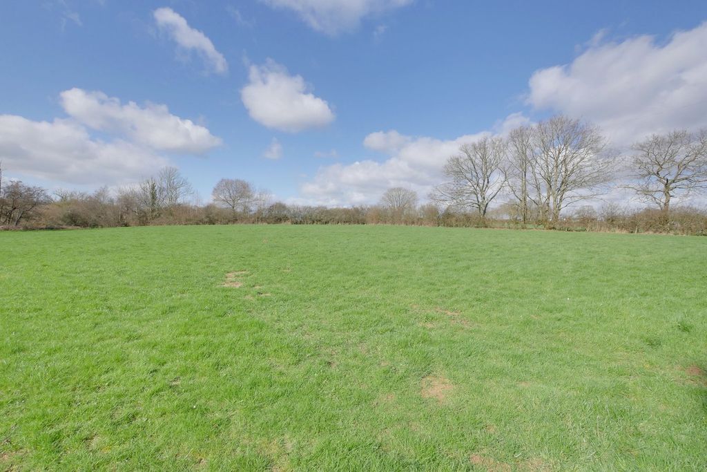 Property photo 2 of 33