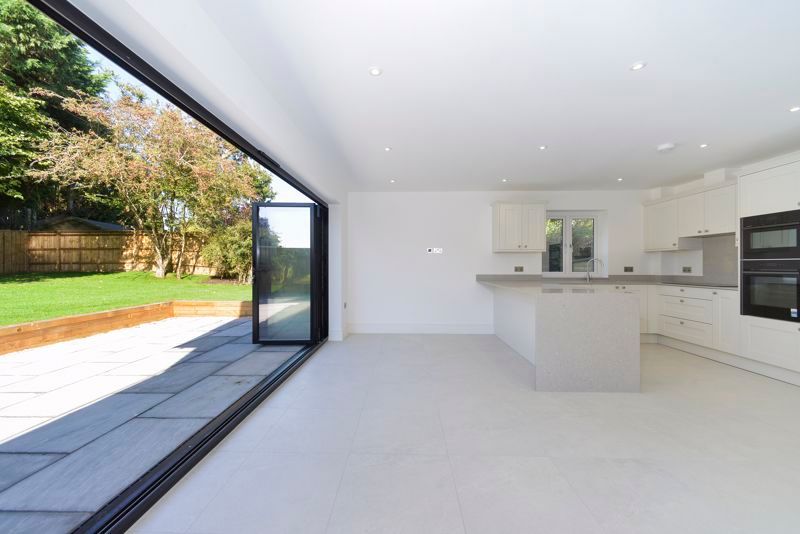 Property photo 3 of 21 Photo 11