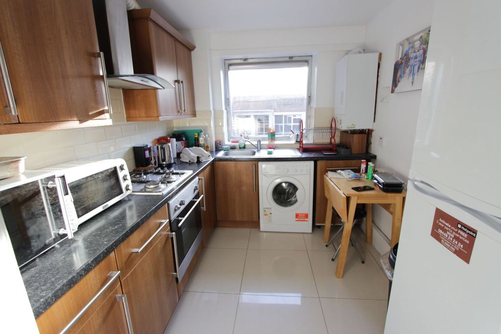 Property photo 2 of 21
