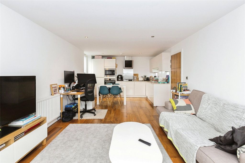Property photo 2 of 24 Picture No. 18