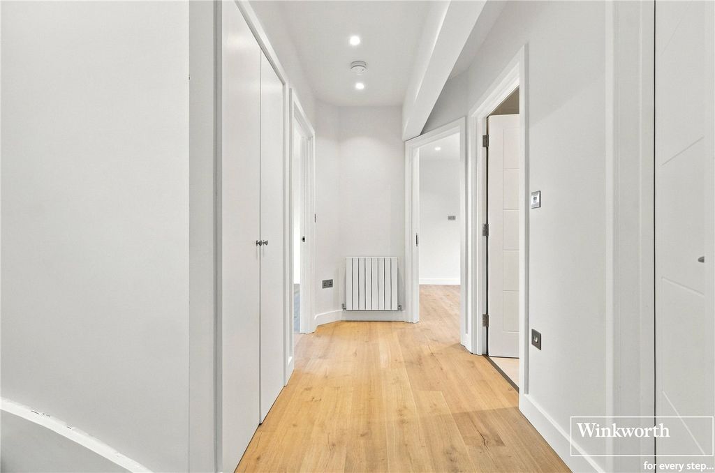 Property photo 3 of 22 Picture No. 07
