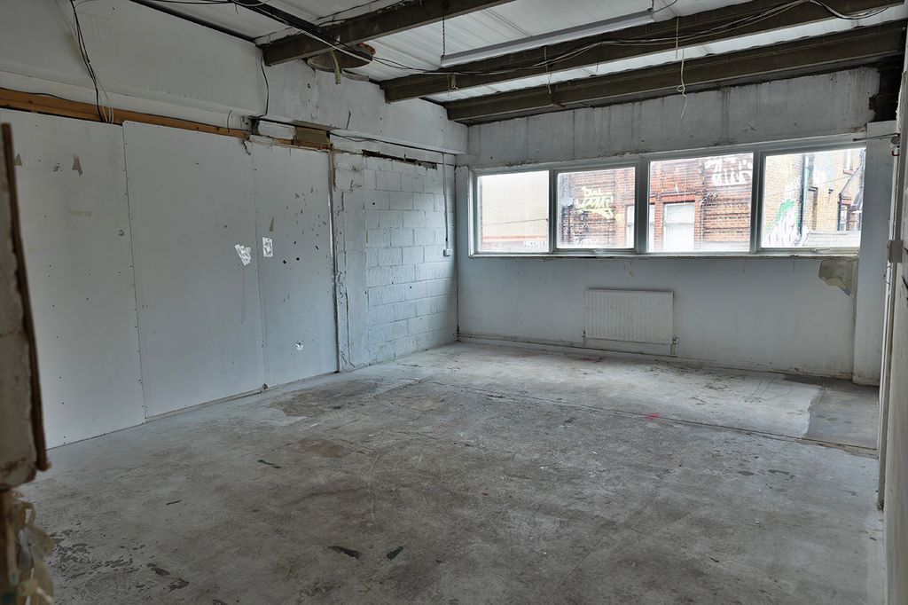 Property photo 3 of 10 Picture 3