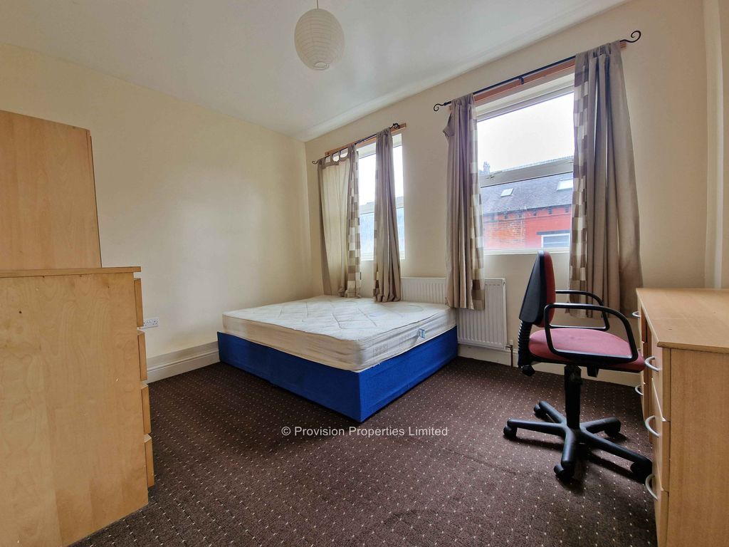 Property photo 3 of 10 Photo