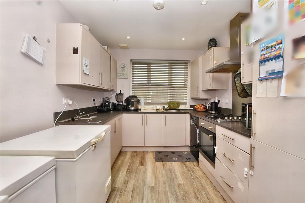 Property photo 3 of 11 Dsc_1635_Blurred.Jpg